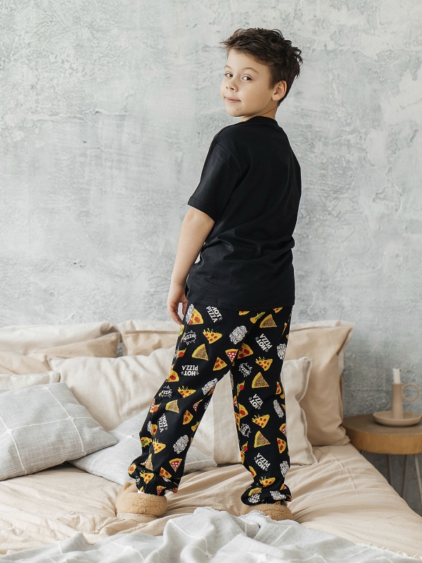 Комплект для мальчика футболка брюки