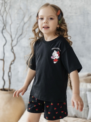Комплект для девочки футболка и шорты