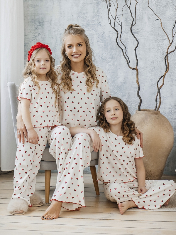 Комплект футболка и брюки