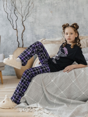 Комплект для девочки футболка и брюки