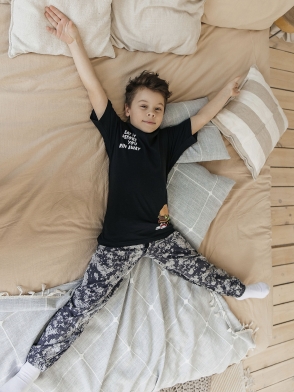 Комплект для мальчика футболка и брюки