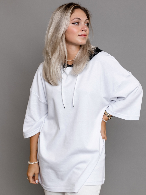 Футболка с капюшоном