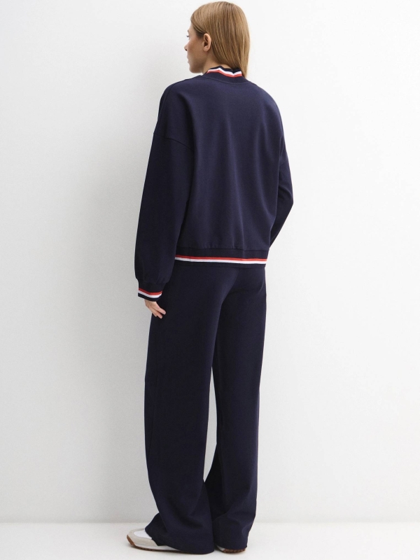 Костюм женский